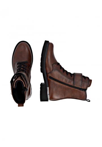 Ботинки на шнуровке