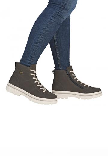 Ботинки на шнуровке