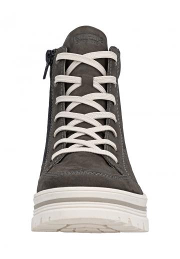 Ботинки на шнуровке