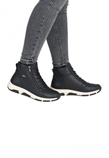 Ботинки на шнуровке