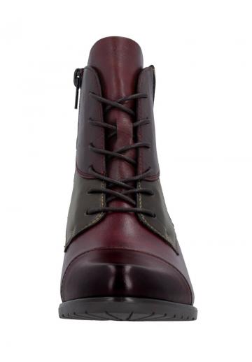 Ботинки на шнуровке