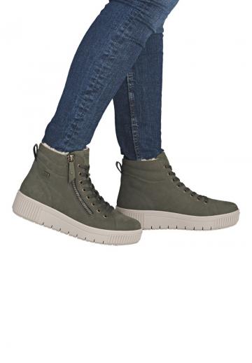 Сапожки на танкетке