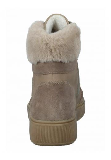 Зимние ботинки