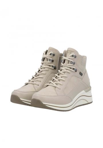 Сапожки на танкетке