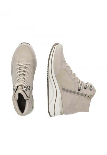 Сапожки на танкетке