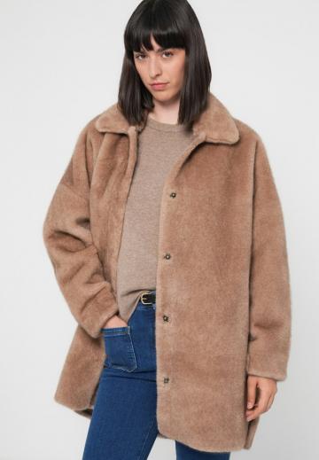 Шерстяное пальто