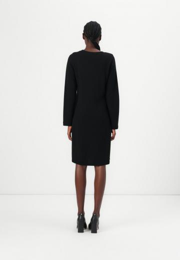 Вязаное платье