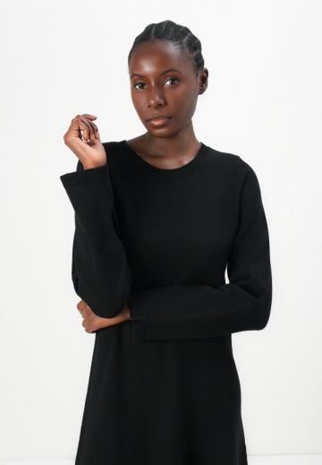 Вязаное платье