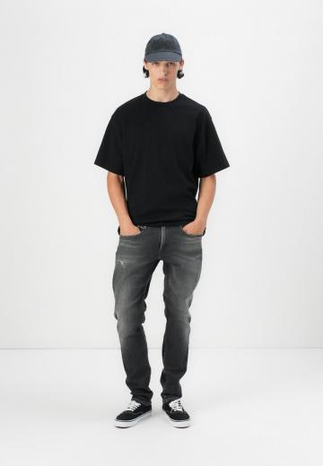 Узкие джинсы