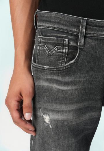 Узкие джинсы