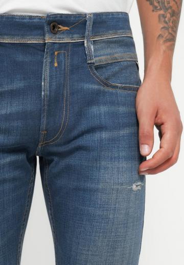 Узкие джинсы