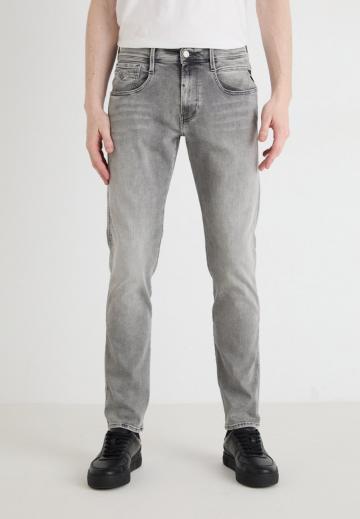 Узкие джинсы
