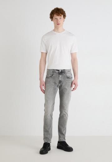 Узкие джинсы