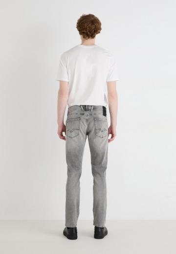 Узкие джинсы