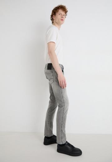 Узкие джинсы