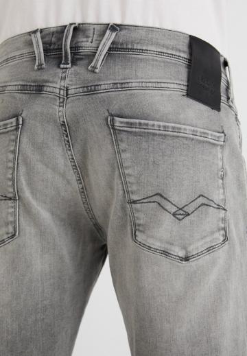 Узкие джинсы