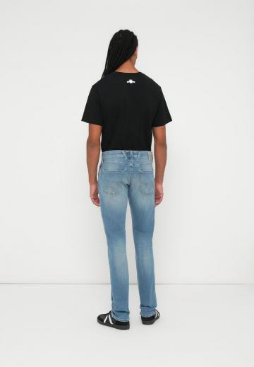 Узкие джинсы