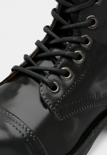 Ботинки на шнуровке
