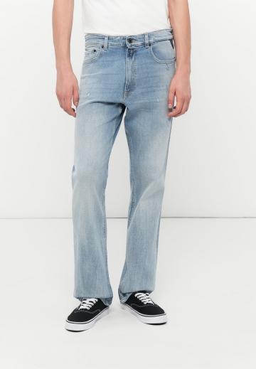 Прямые джинсы