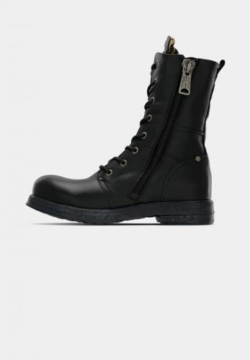 Ботинки на шнуровке