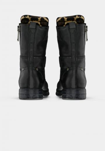 Ботинки на шнуровке