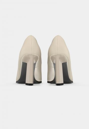 Туфли на высоком каблуке