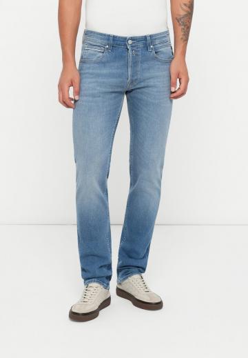 Прямые джинсы