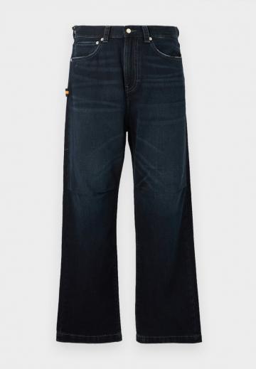 Свободные джинсы