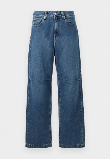 Свободные джинсы