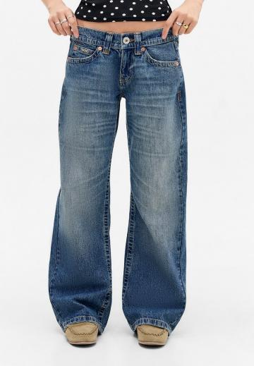 Прямые джинсы