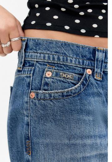 Прямые джинсы