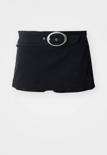 Юбка с накладными карманами