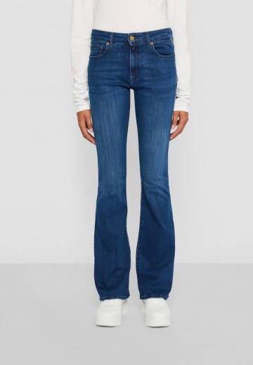 Клешеные джинсы