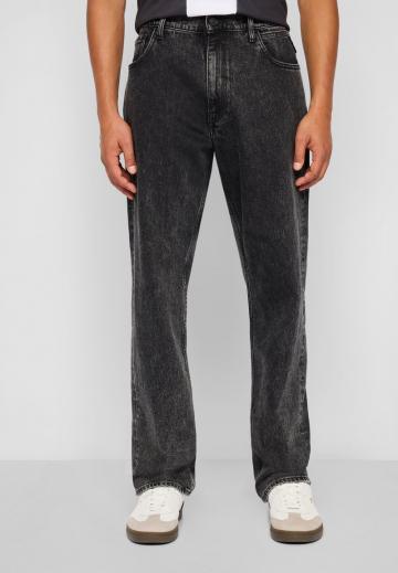 Свободные джинсы