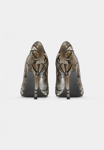 Туфли на высоком каблуке