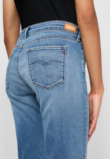 Клешеные джинсы