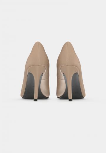 Туфли на высоком каблуке