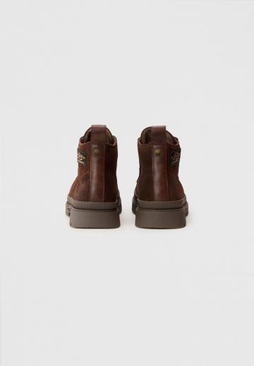 Ботинки на шнуровке