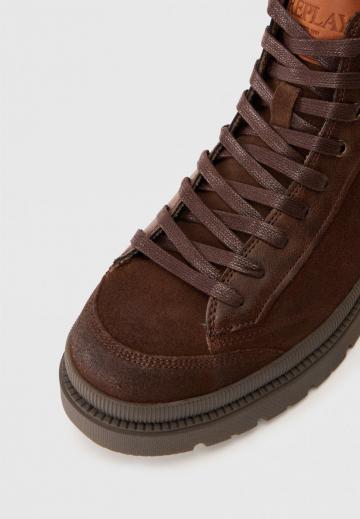 Ботинки на шнуровке