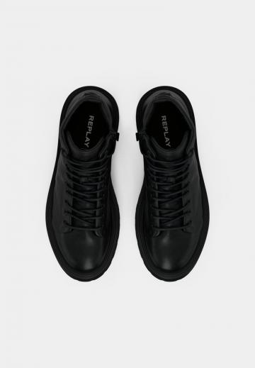 Ботинки на шнуровке