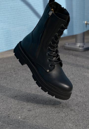 Ботинки на шнуровке