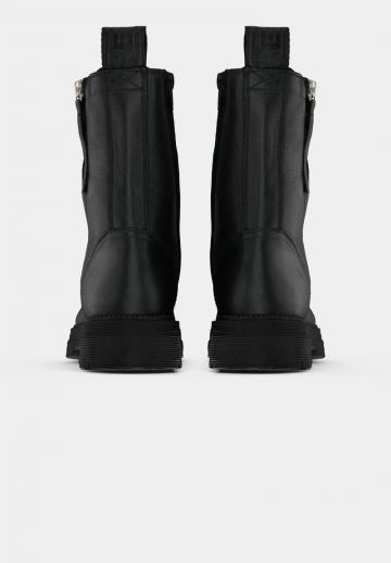 Ботинки на шнуровке