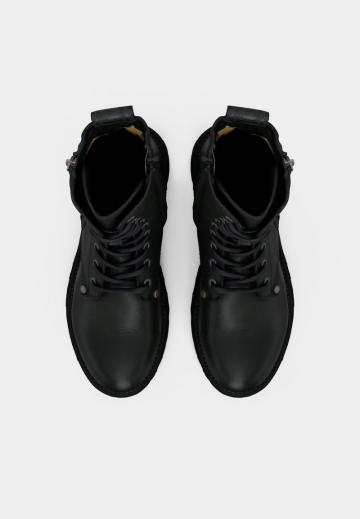 Ботинки на шнуровке