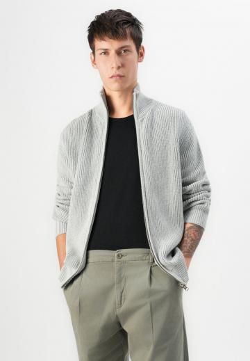 Вязаная кофта