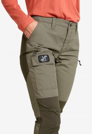 Брюки с накладными карманами