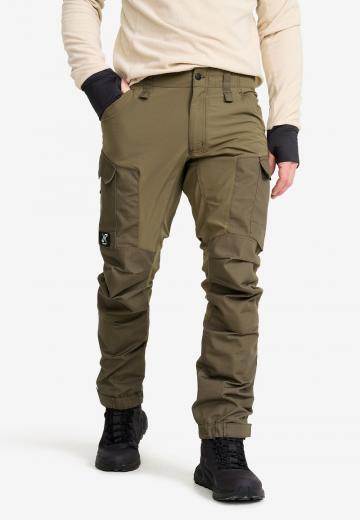 Брюки с накладными карманами