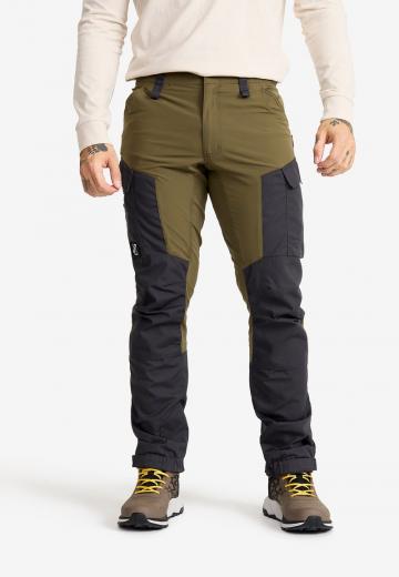 Брюки с накладными карманами