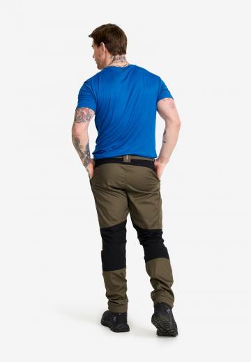 Брюки с накладными карманами