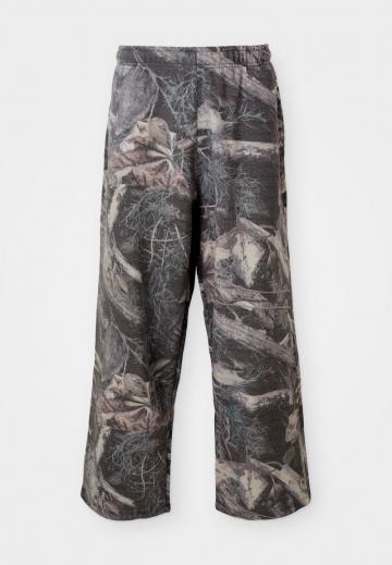 Спортивные штаны