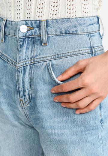 Короткие джинсы